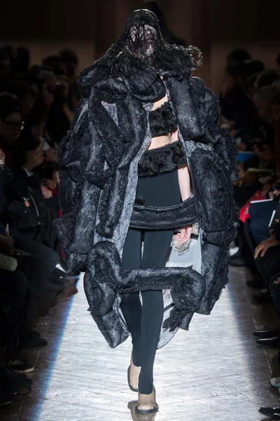 Look 7